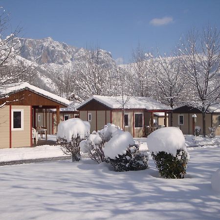Le Pas De L'Ours Hotel Aston Ruang foto