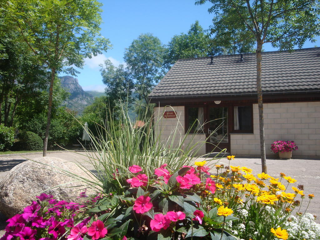 Le Pas De L'Ours Hotel Aston Ruang foto