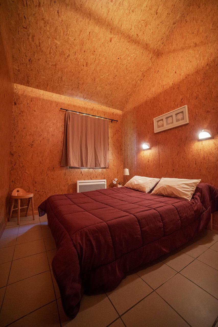 Le Pas De L'Ours Hotel Aston Bagian luar foto